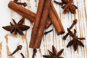 Beneficios Simples pero Poderosos de Beber Clavo de Olor y Canela Cada Mañana
